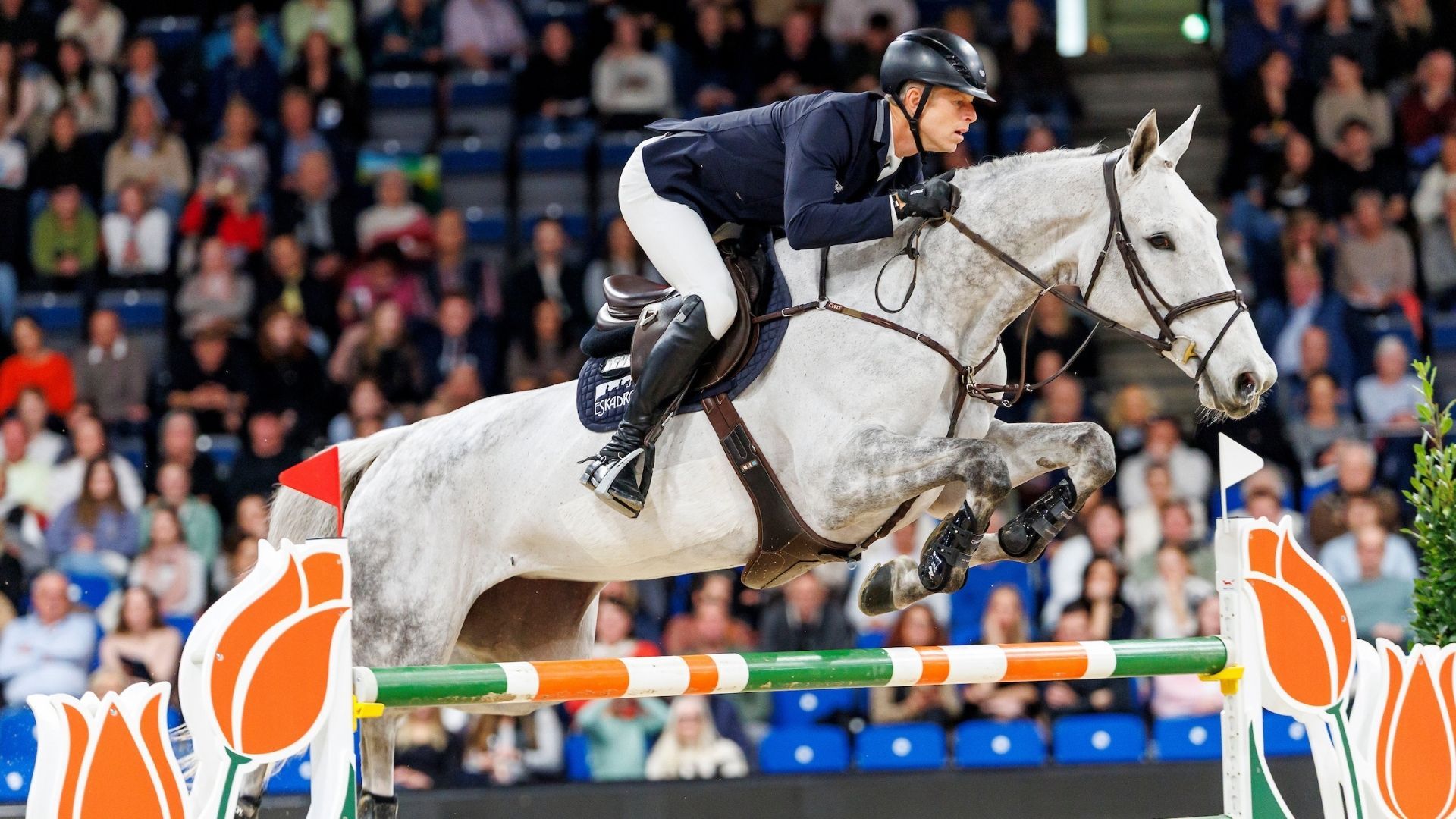 Erster gemeinsamer internationaler Sieg für Max Kühner mit Greece 5 in Genf