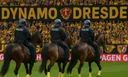 Spielunterbrechung durch Polizei-Pferde
