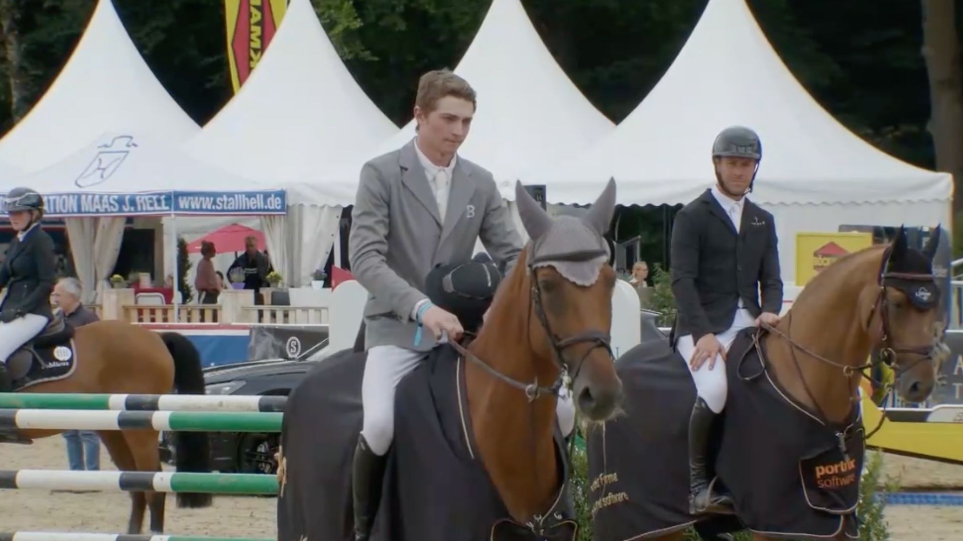 Taggi, Zendaya & Arezzo Gold - jeweils Rang 1 in der 1. Qualifikation der 6-jährigen Springpferde