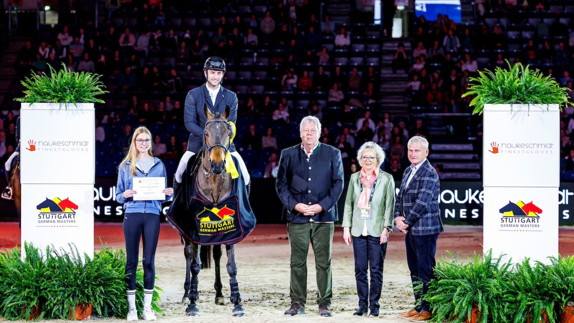 Sieg für Richard Vogel und Cubi Cubells vor Armin Jun. Schäfer und Drops van Overis Z in Stuttgart!