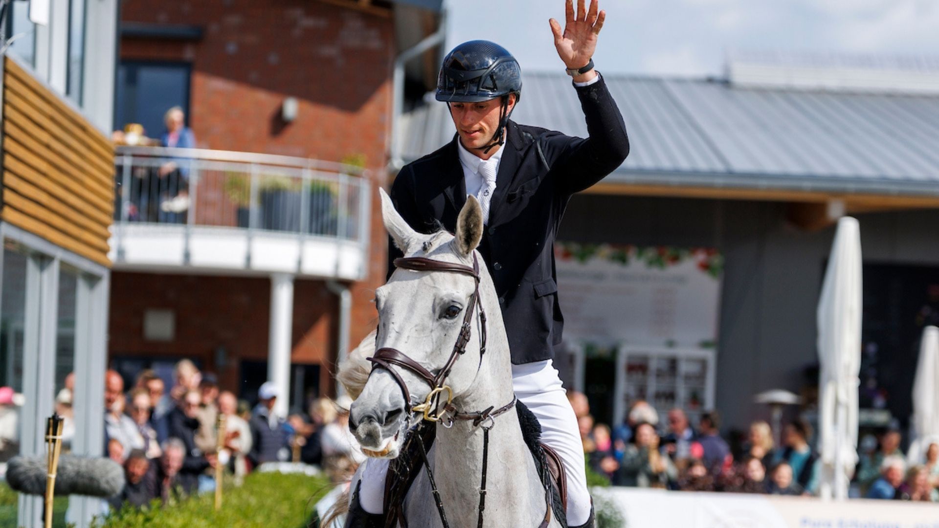 Richard Vogel und Call me Jabri sichern sich den Sieg im Championat von Donaueschingen