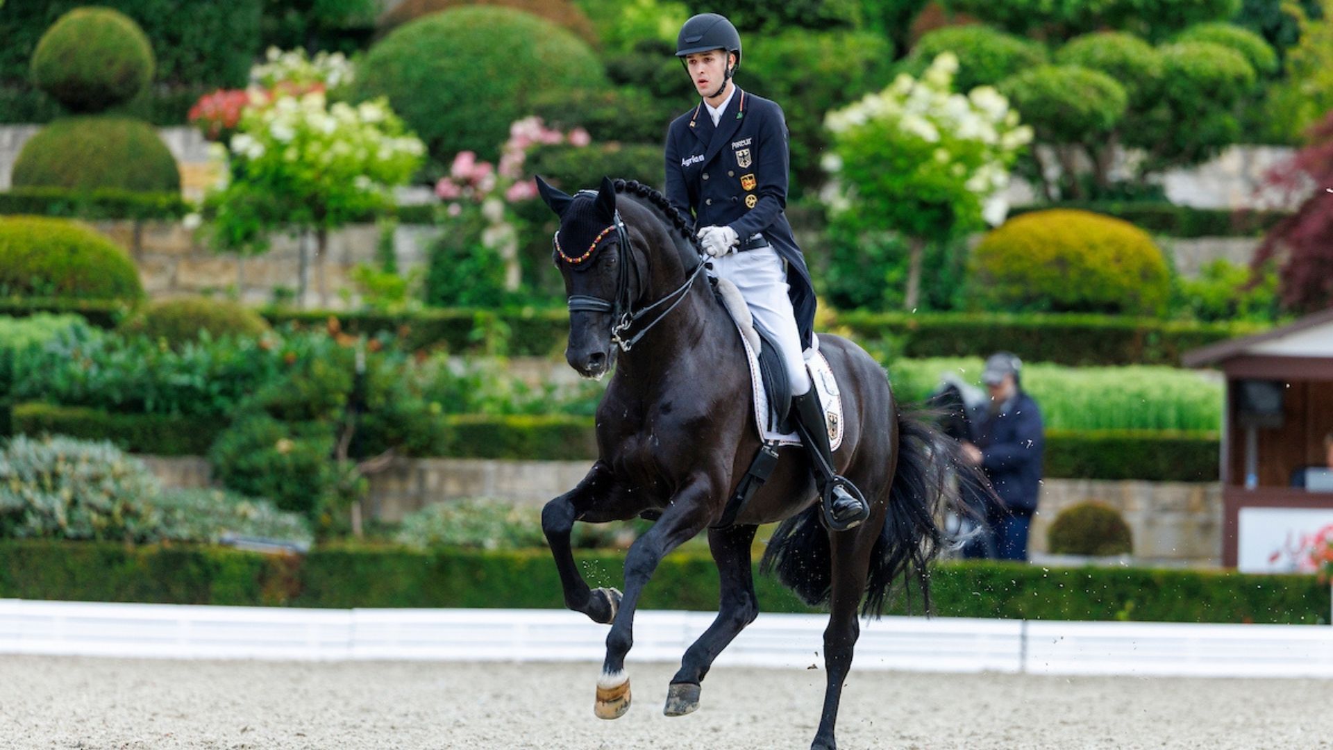 Moritz Treffinger gewinnt U25-Kür bei Dressur-EM in Schafhof