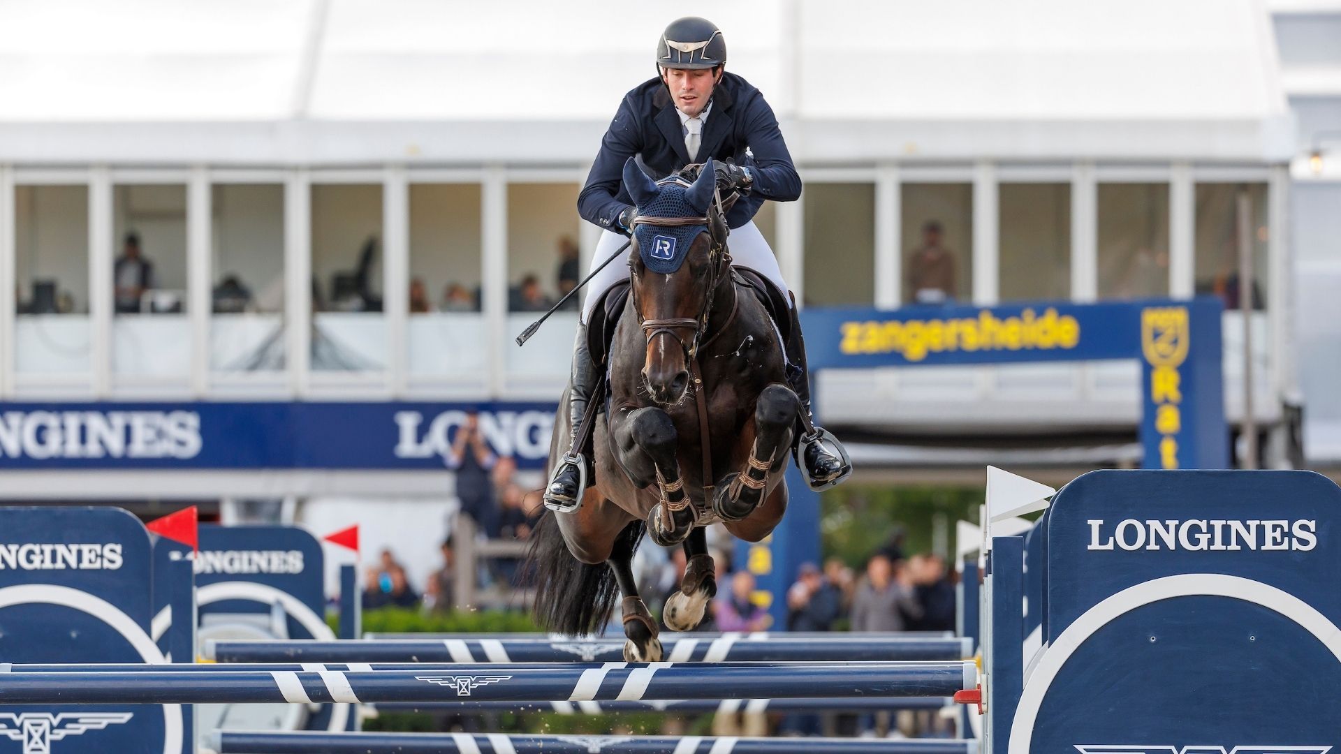 Heimsieg in Liège: Belgier dominieren die CSI4* Small Tour