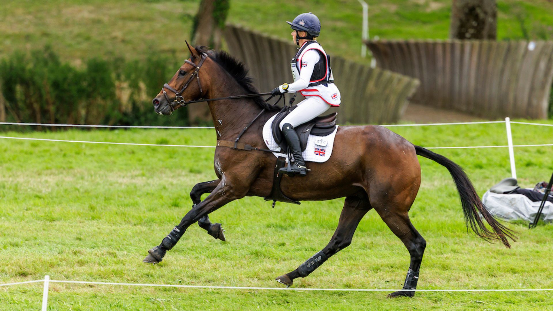 Sturz von Christoph Wahler in Burghley – Ros Canter schreibt Geschichte