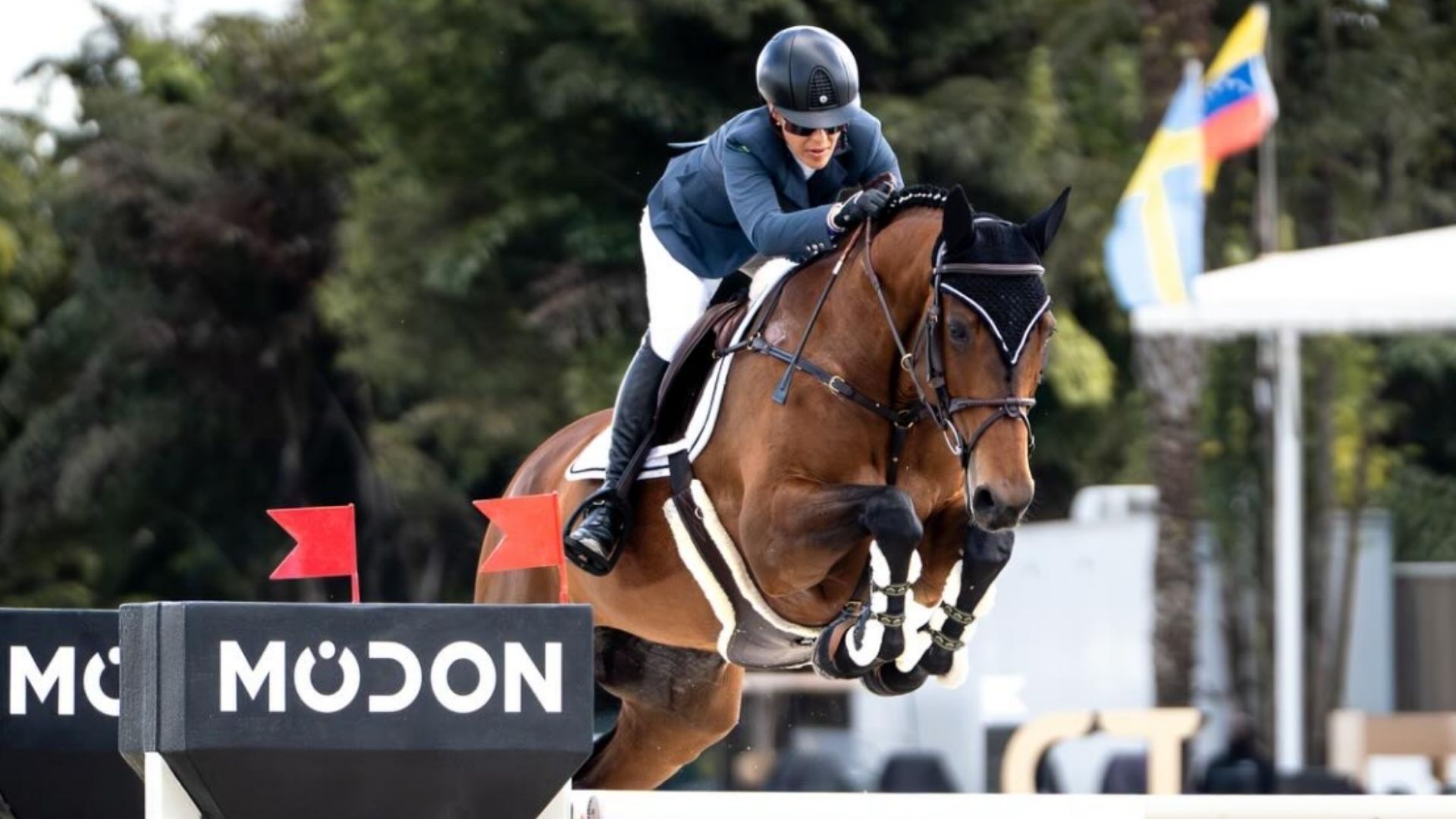 Luciana Lossio and Lady Louise Win the CSI2* $62,500 Grand Prix at WEF