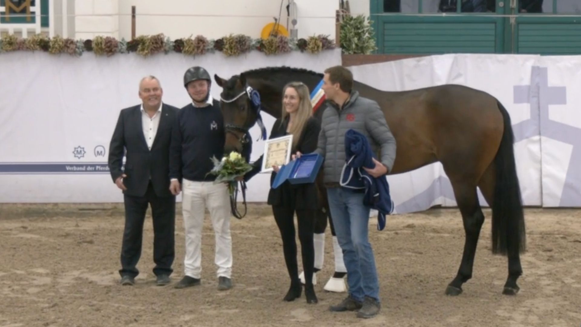 Siegerhengst und Prämien der springbetonten Hengste der Mecklenburger Körtage