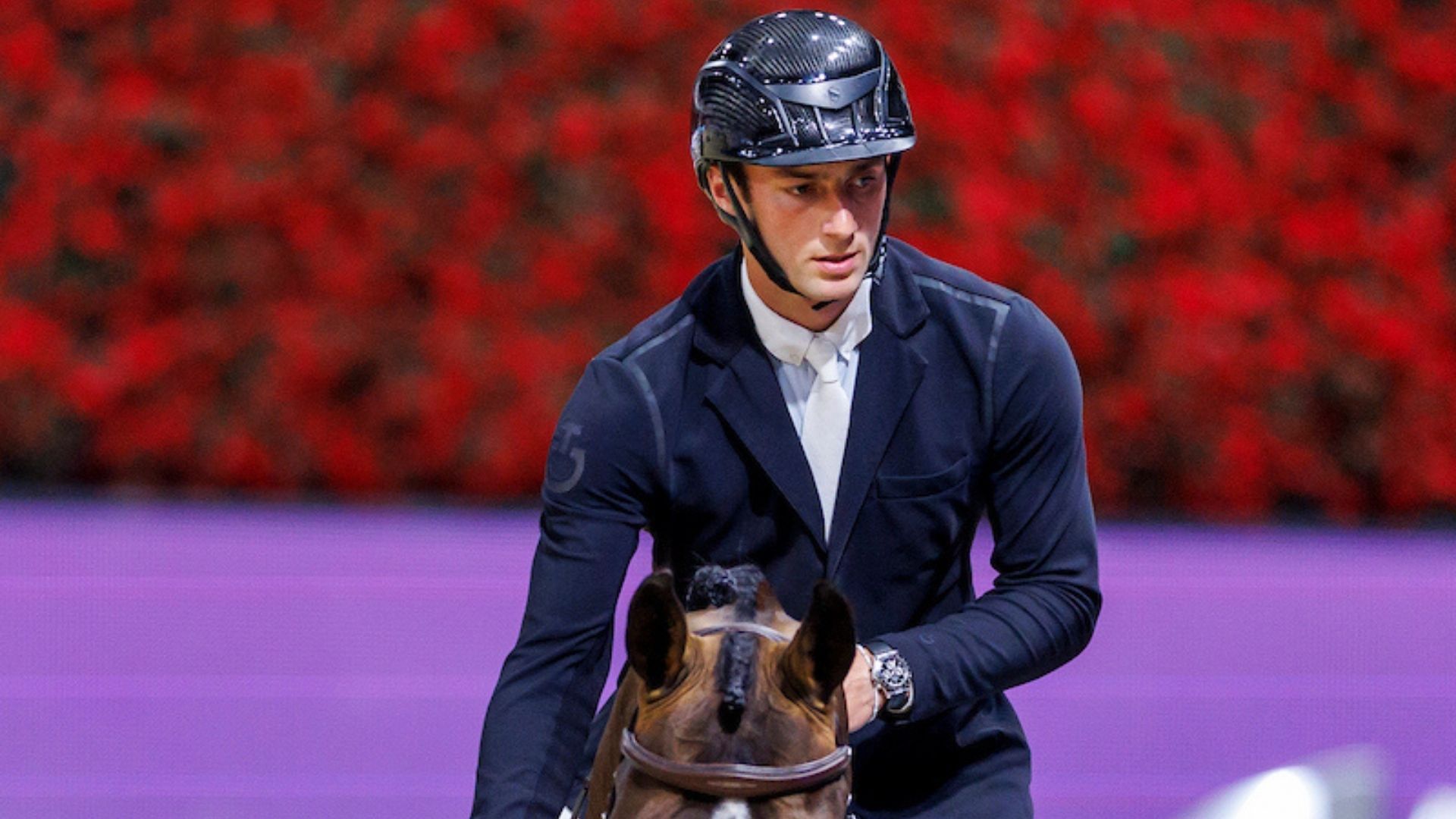 Richard Vogel führt die Westeuropaliga im Weltcup Springen an