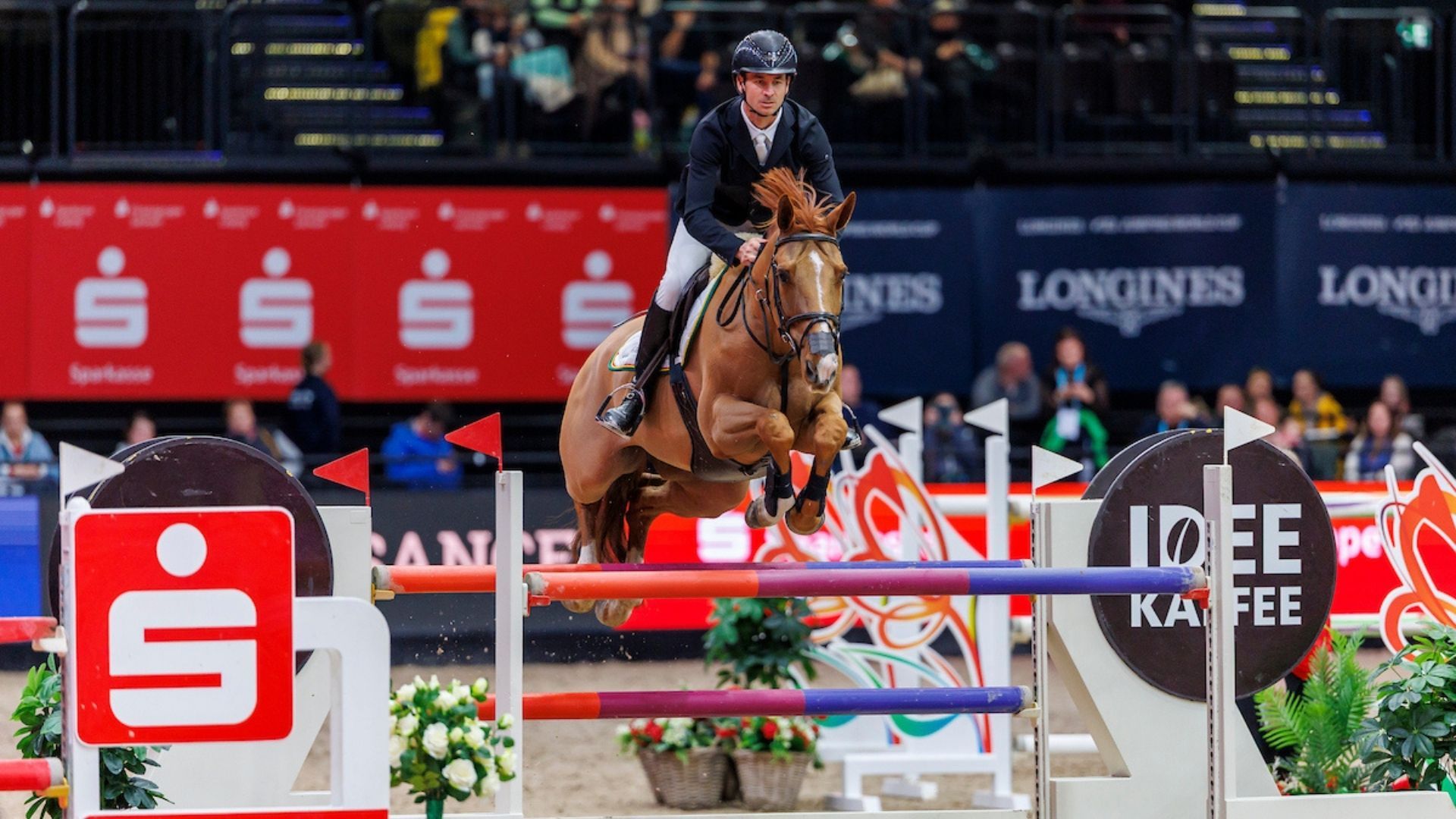 Steve Guerdat und Albfuehren's Iashin Sitte gewinnen den Longines FEI Jumping World Cup™ in Leipzig