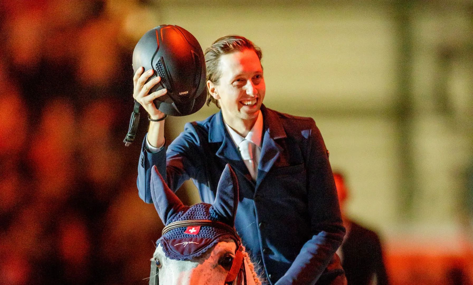 Martin Fuchs dominiert 1,45 m-Springen in Windsor