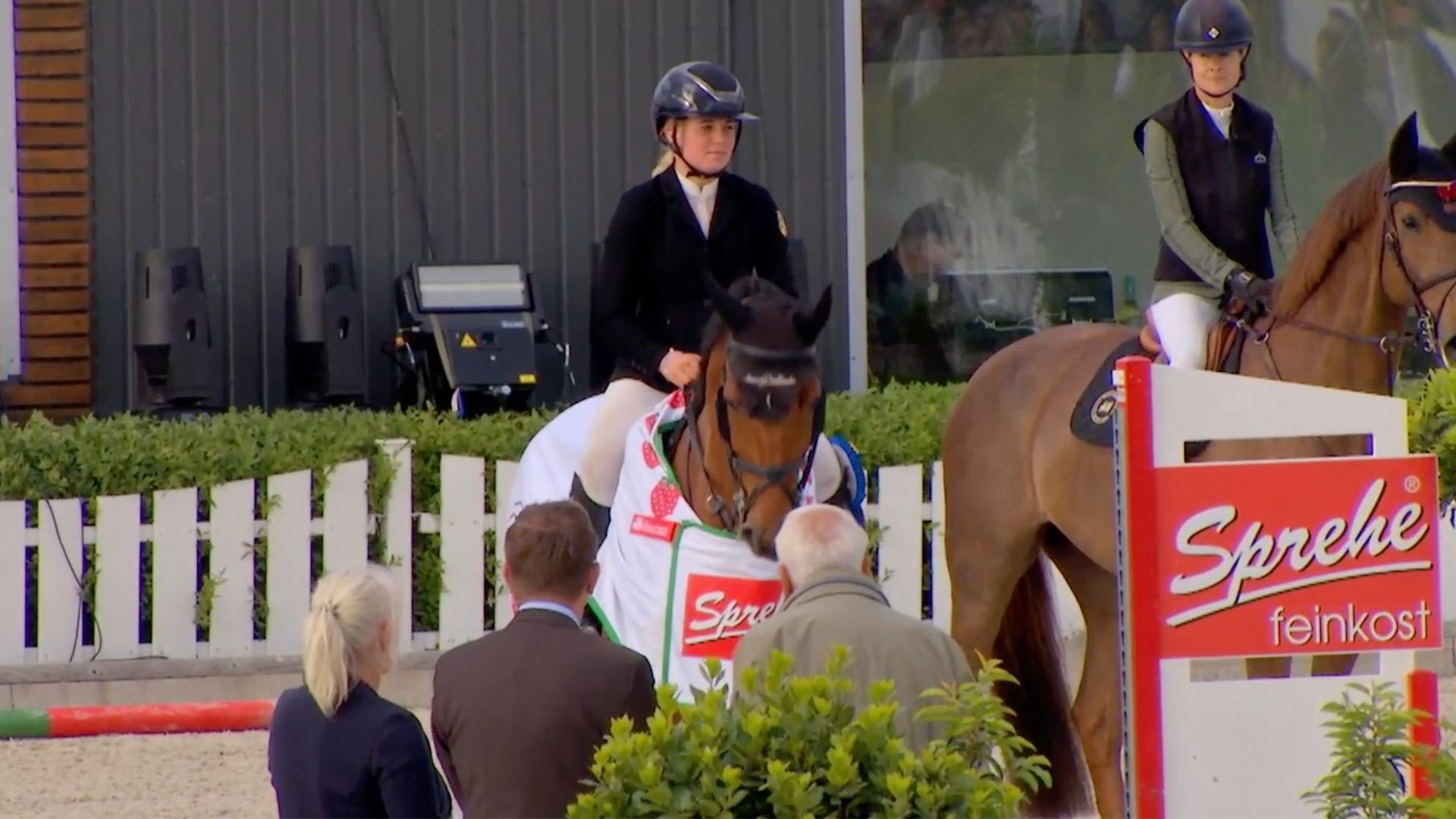 Tomma Thiesen und der erst 8-jährige Bert gewinnen das 4* Medium Finale ...