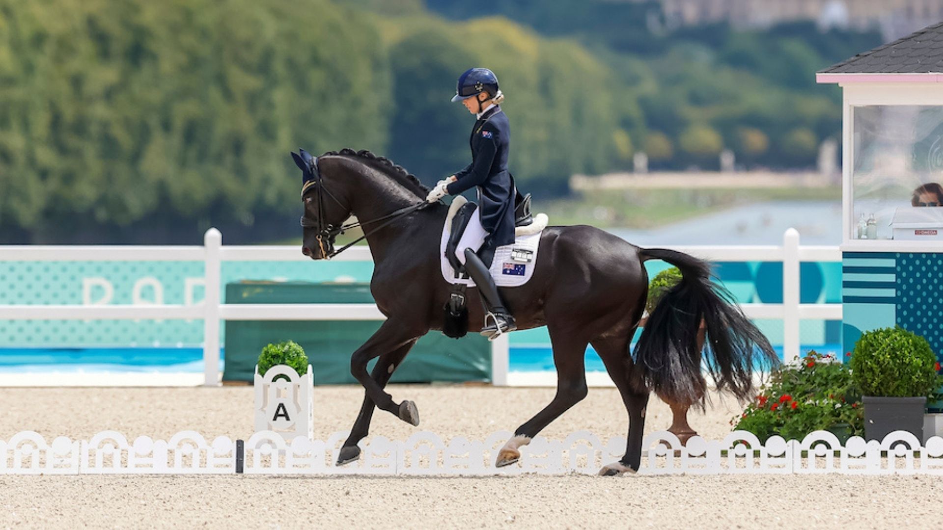 Simone Pearce verletzt