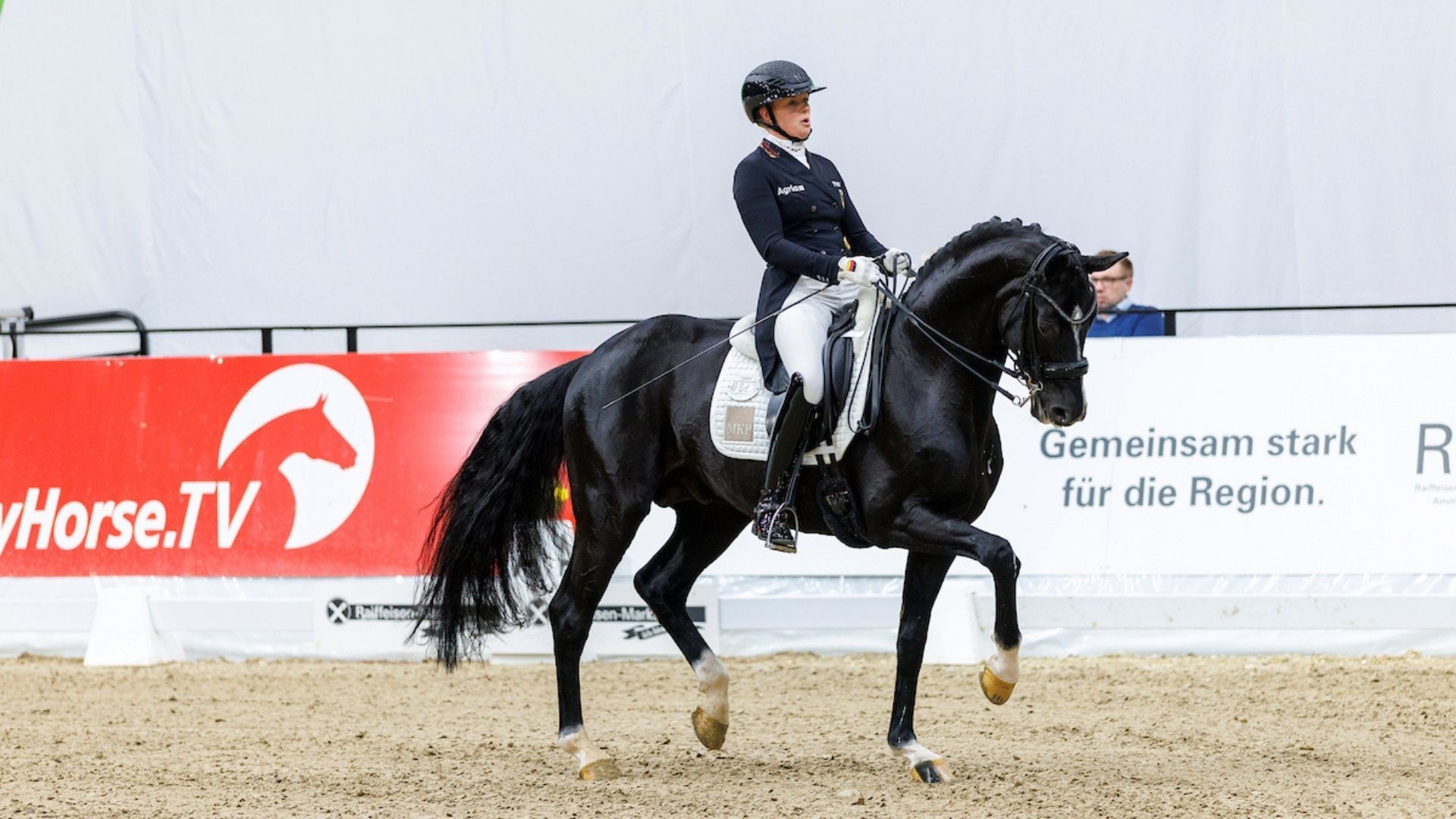 Katharina Hemmer und Special Gold PCH gewinnen den Grand Prix Special des LVM Dressurchampionats