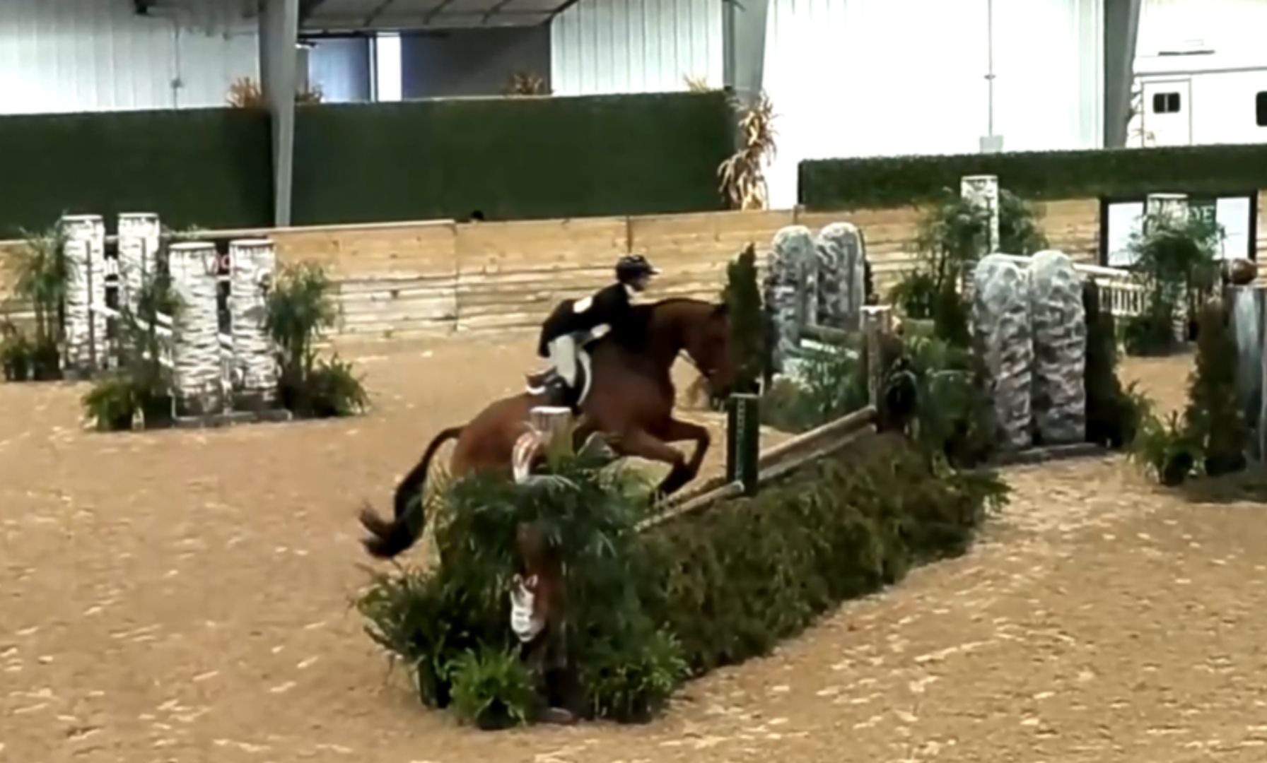 Vivian Heyer & A La Quattro S Earn First $10,000 USHJA National Non-Pro Hunter Derby Victory