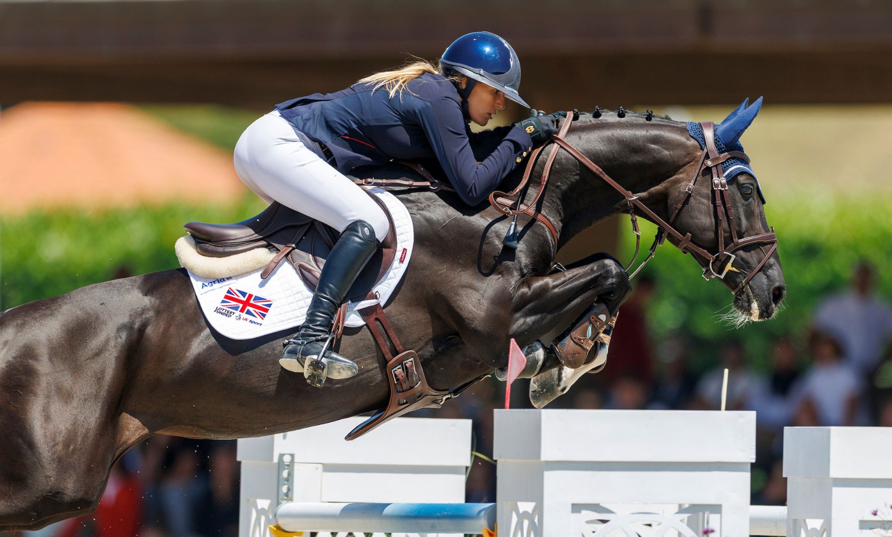 Jessica Mendoza Claims First 5* Victory in $400,000 Longines Hampton Classic Grand Prix