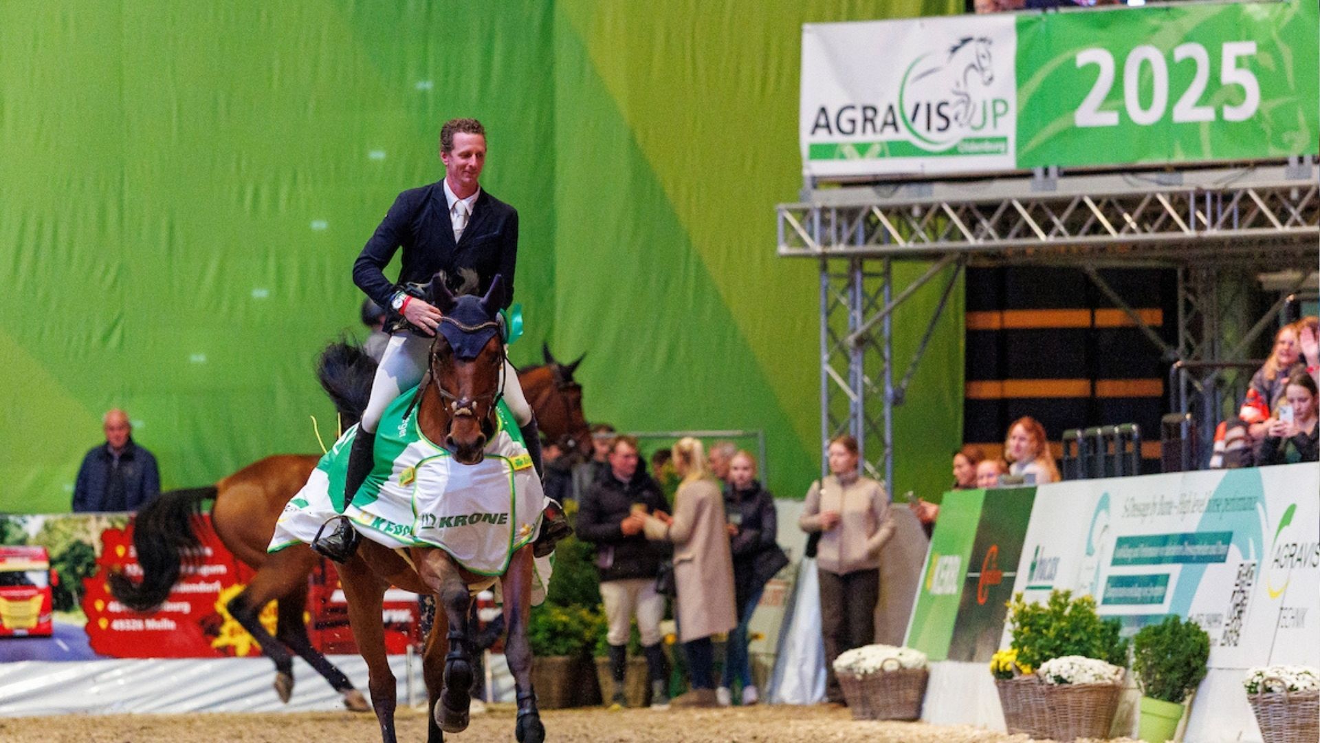 Felix Hassmann glänzt mit Doppelsieg in Riesenbeck und Oldenburg