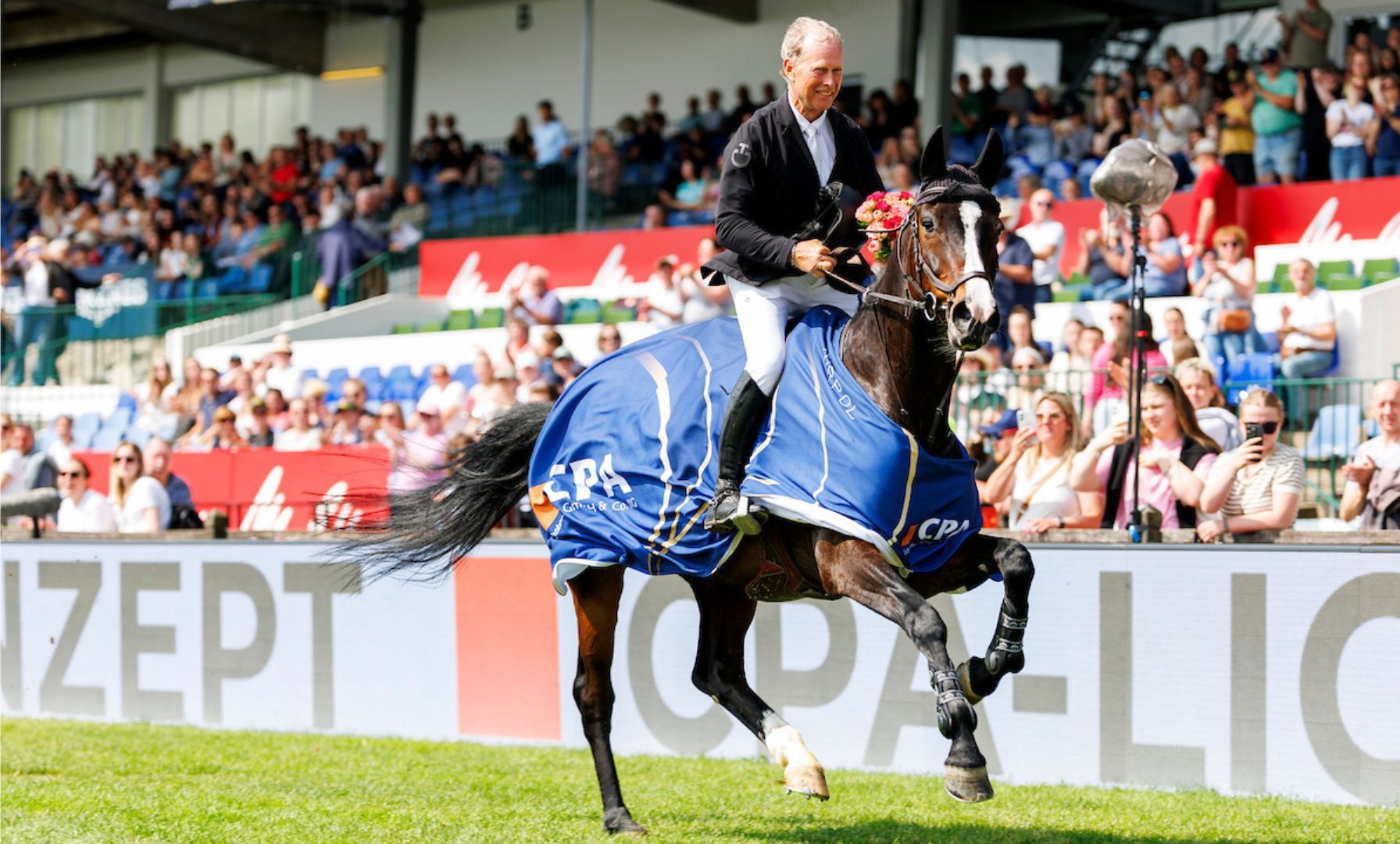 Rolf-Göran Bengtsson triumphiert im CSI4-Grand Prix von Hamburg