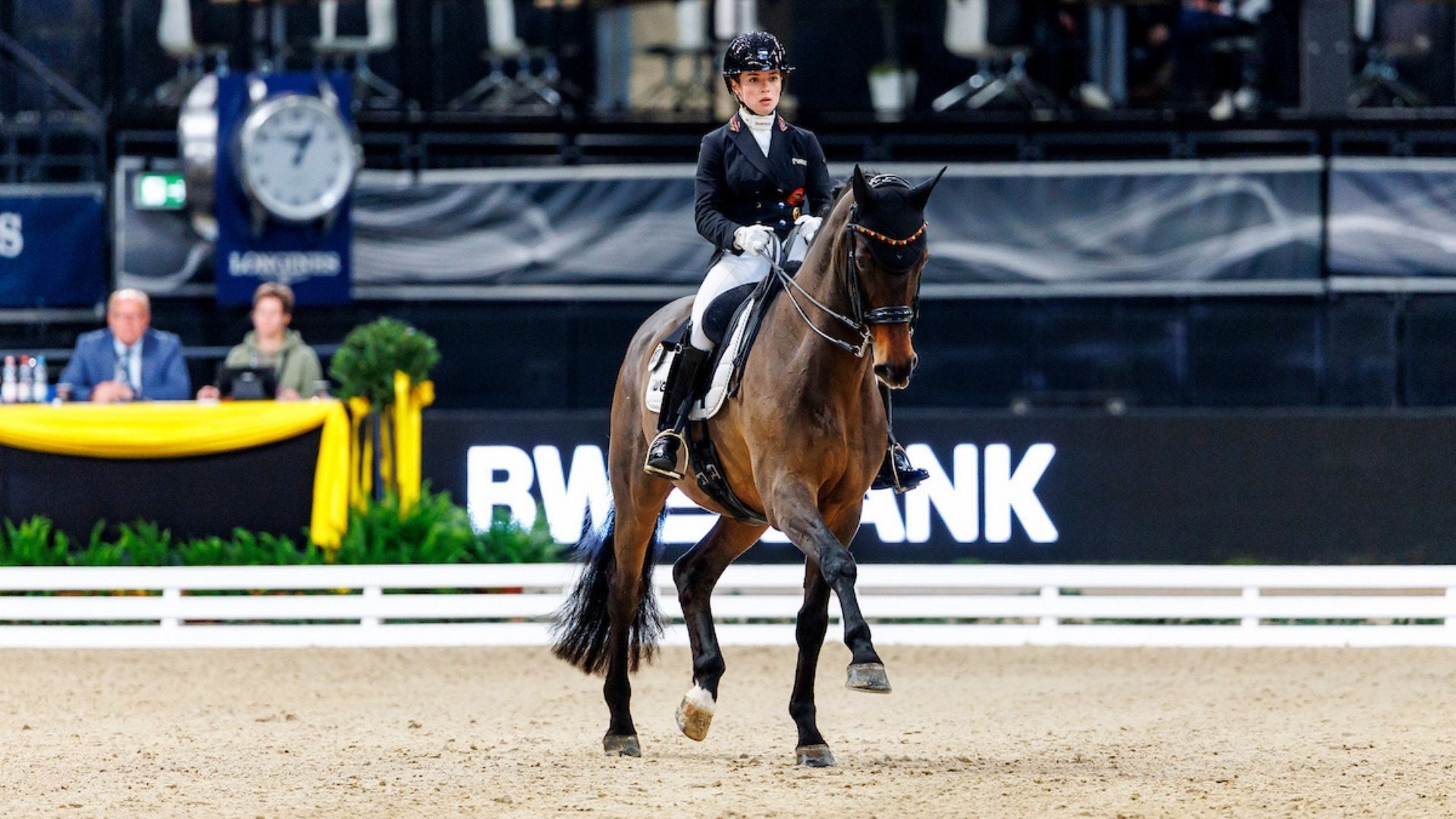 Jana Lang und ihr Baron gewinnen auch die S** Kür in Stuttgart!