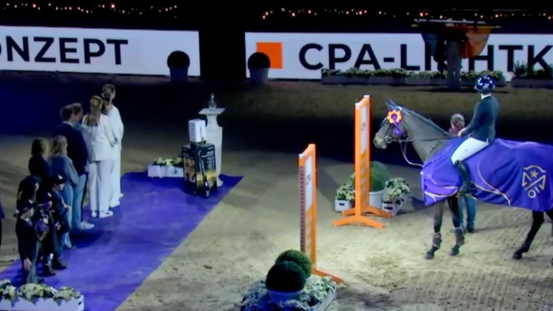 Elisabeth Meyer gewinnt Eröffnungsspringen in Frankfurt