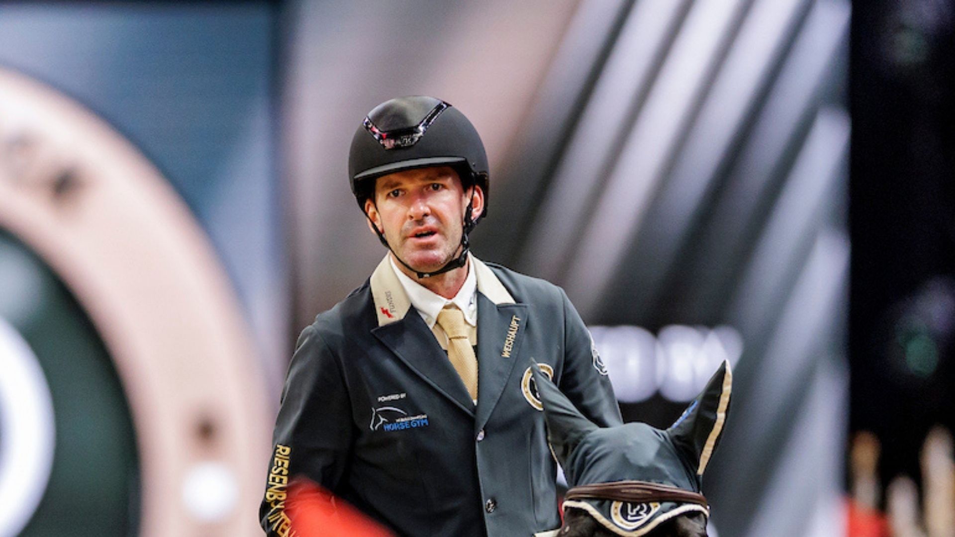 Philipp Weishaupt siegt beim CSI3* in Doha