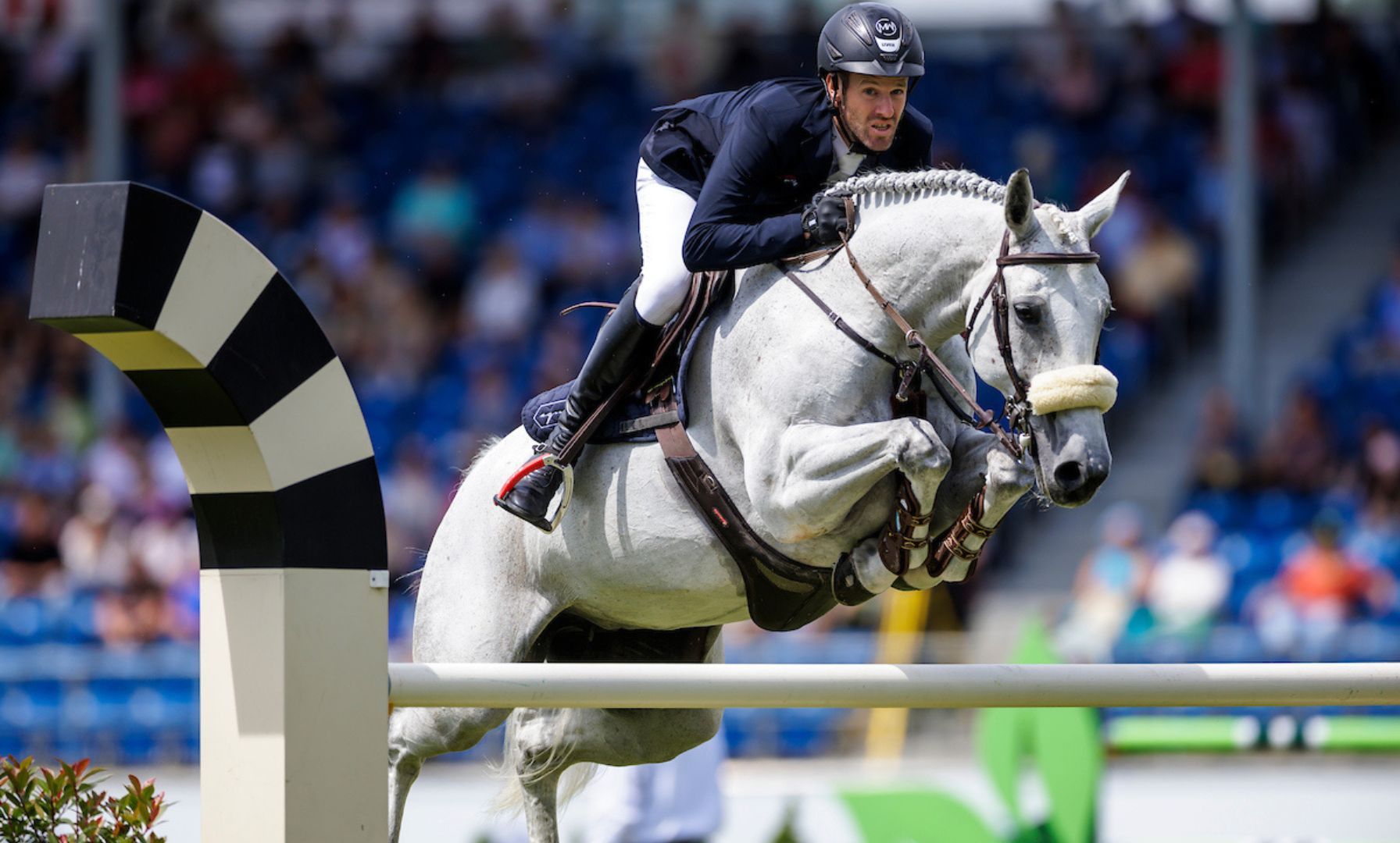 Maximilian Weishaupt triumphiert doppelt beim Turnier in Karlsfeld