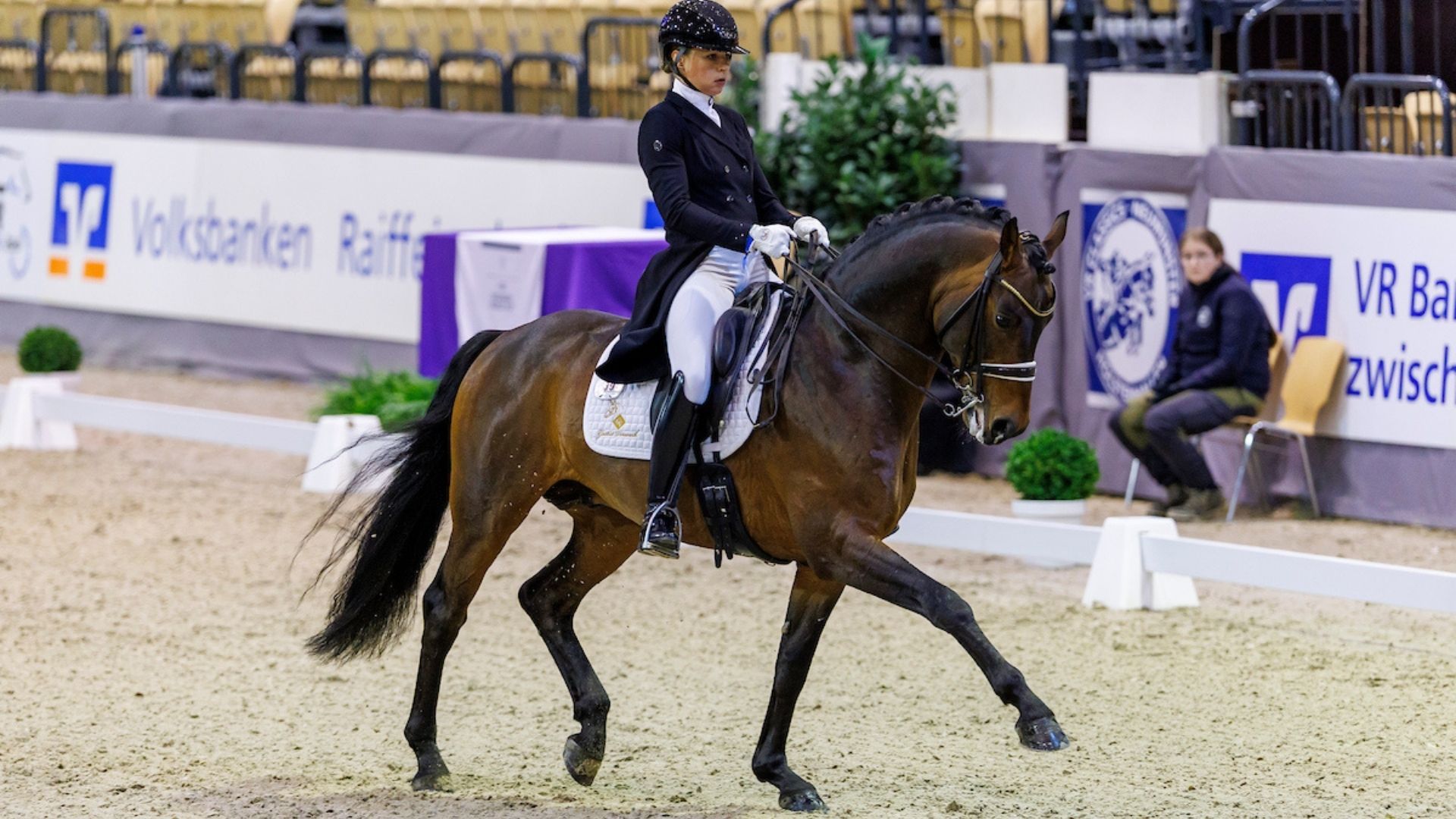 Laura Strobel gewinnt siegreich in der CDI1* Tour der VR CLASSICS