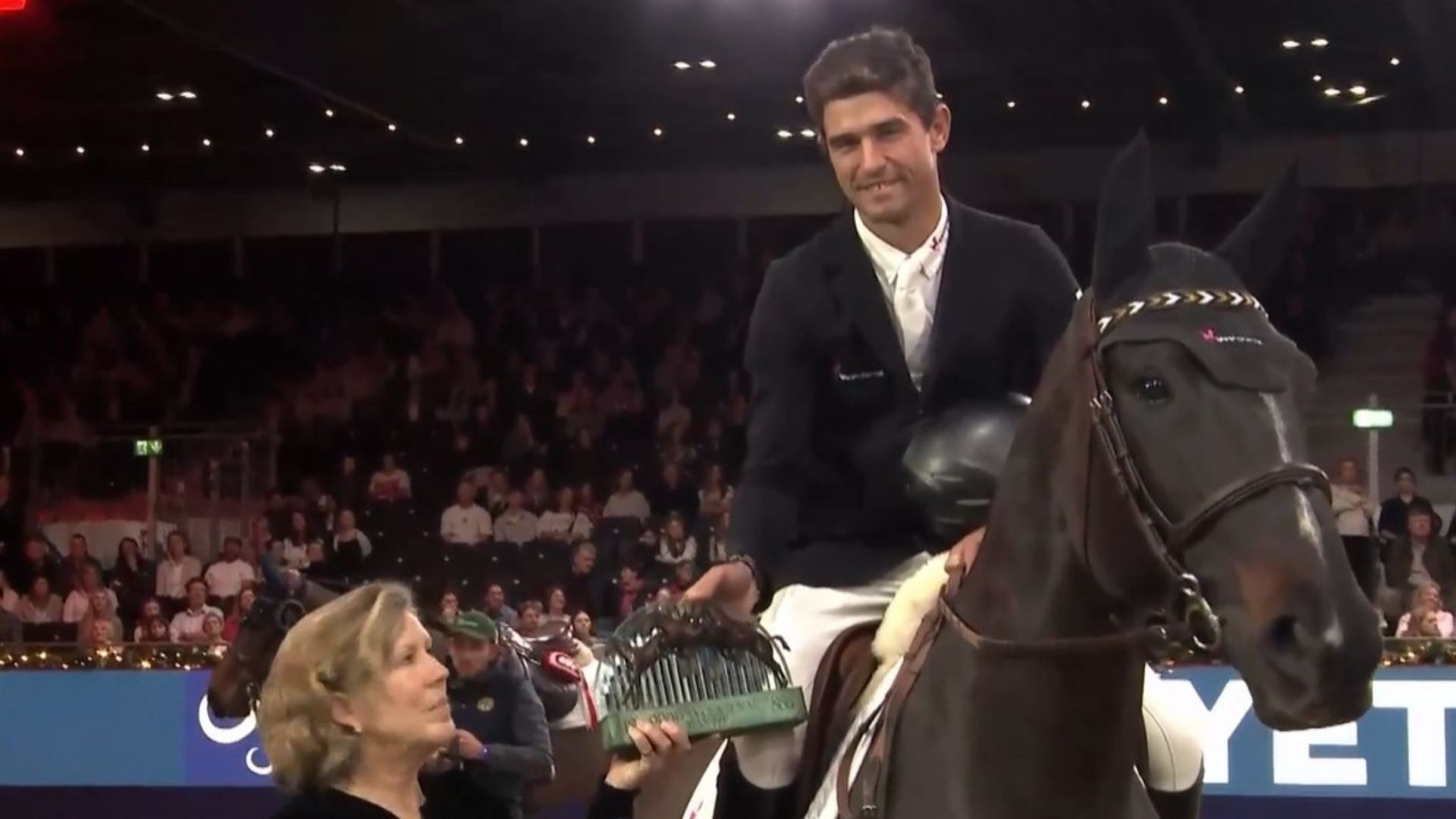 Leading Rider Award in London Goes to Victor Bettendorf