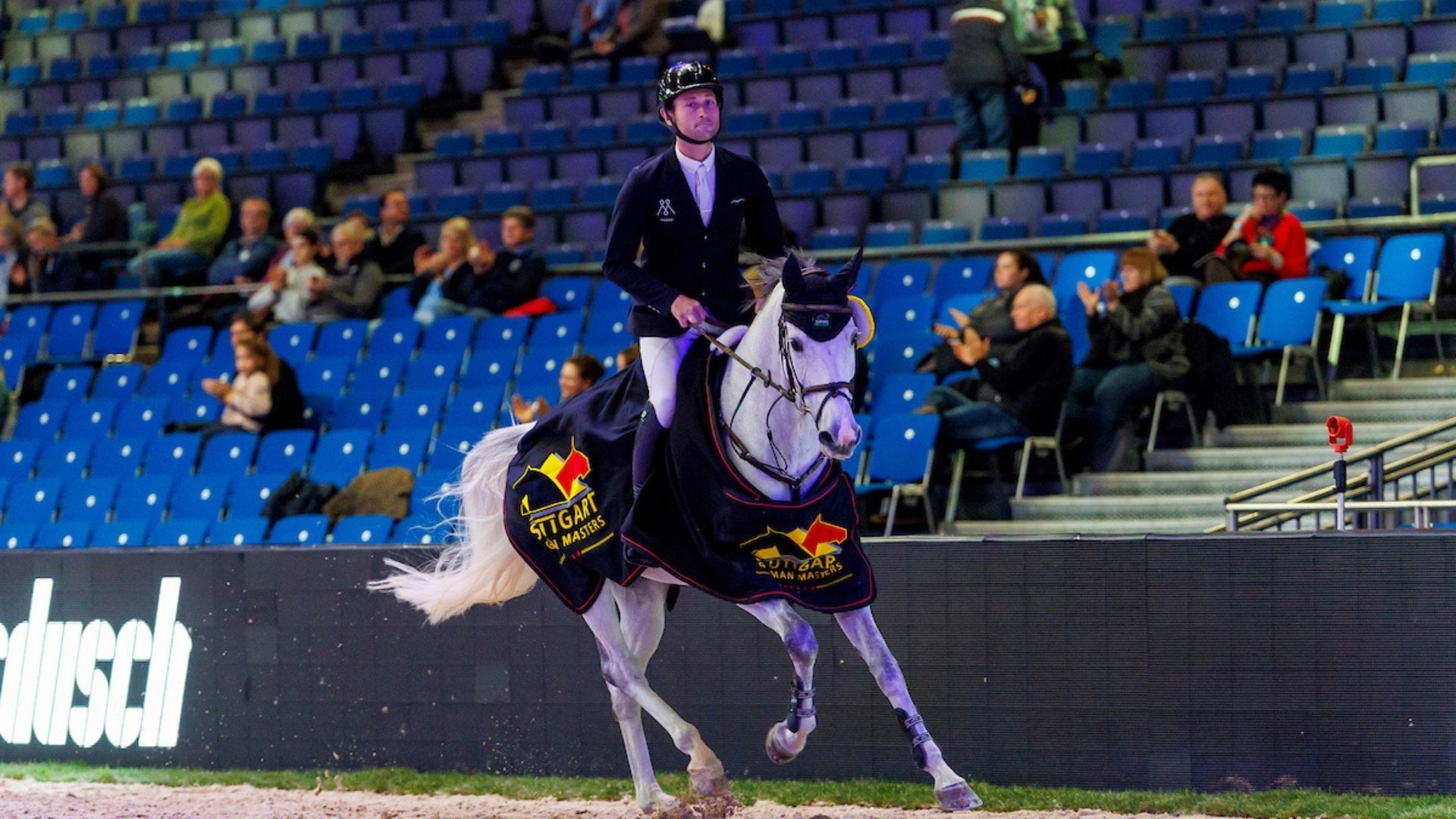 CSI5* Eröffnungsspringen in Stuttgart: Adrian Whiteway sichert sich den Sieg vor Pia Reich