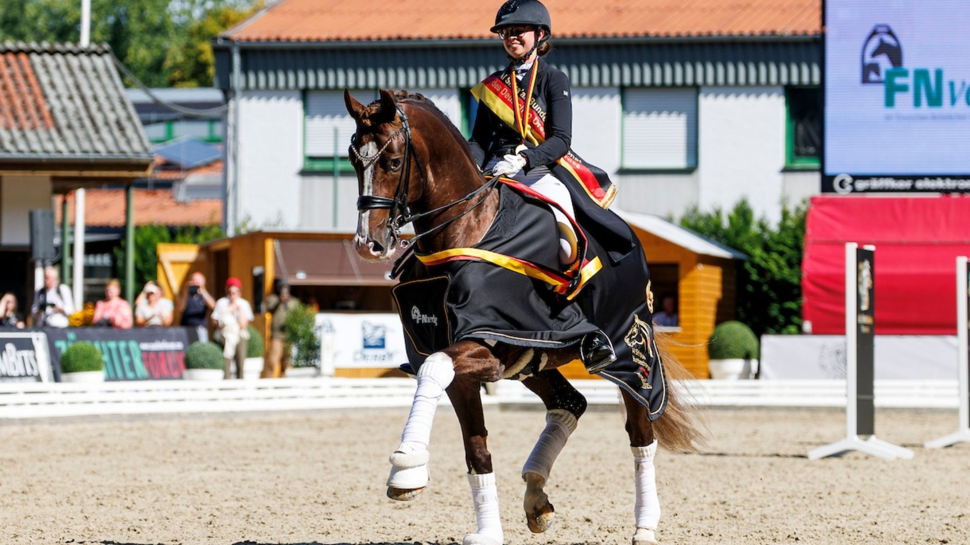 Hengst Sky wird mit Namenszusatz FRH ausgezeichnet