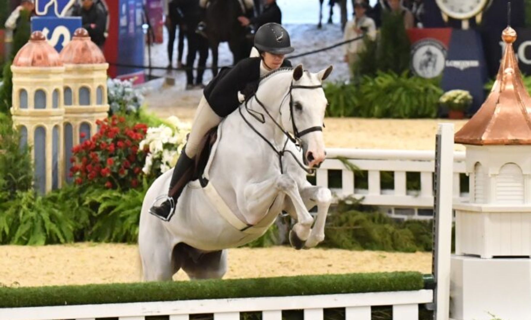 Isabella Roman Shines in $12,500 WIHS Children’s Hunter Championship