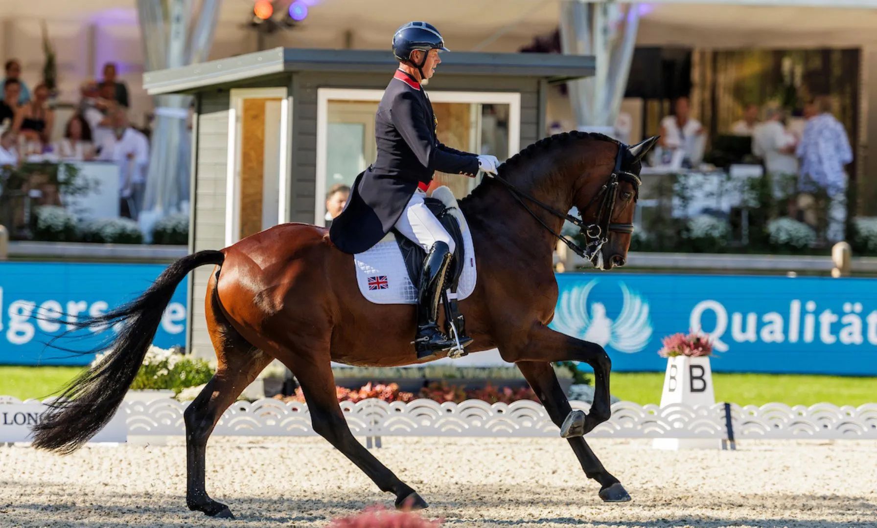 Carl Hester feiert Doppelsieg in Addington mit Fame