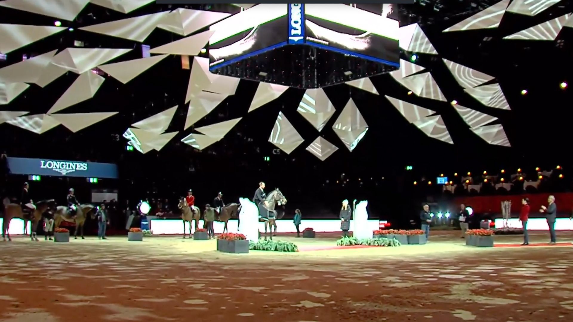 Richard Vogel und Diamant de Casall entscheiden das erste Springen in Basel für sich