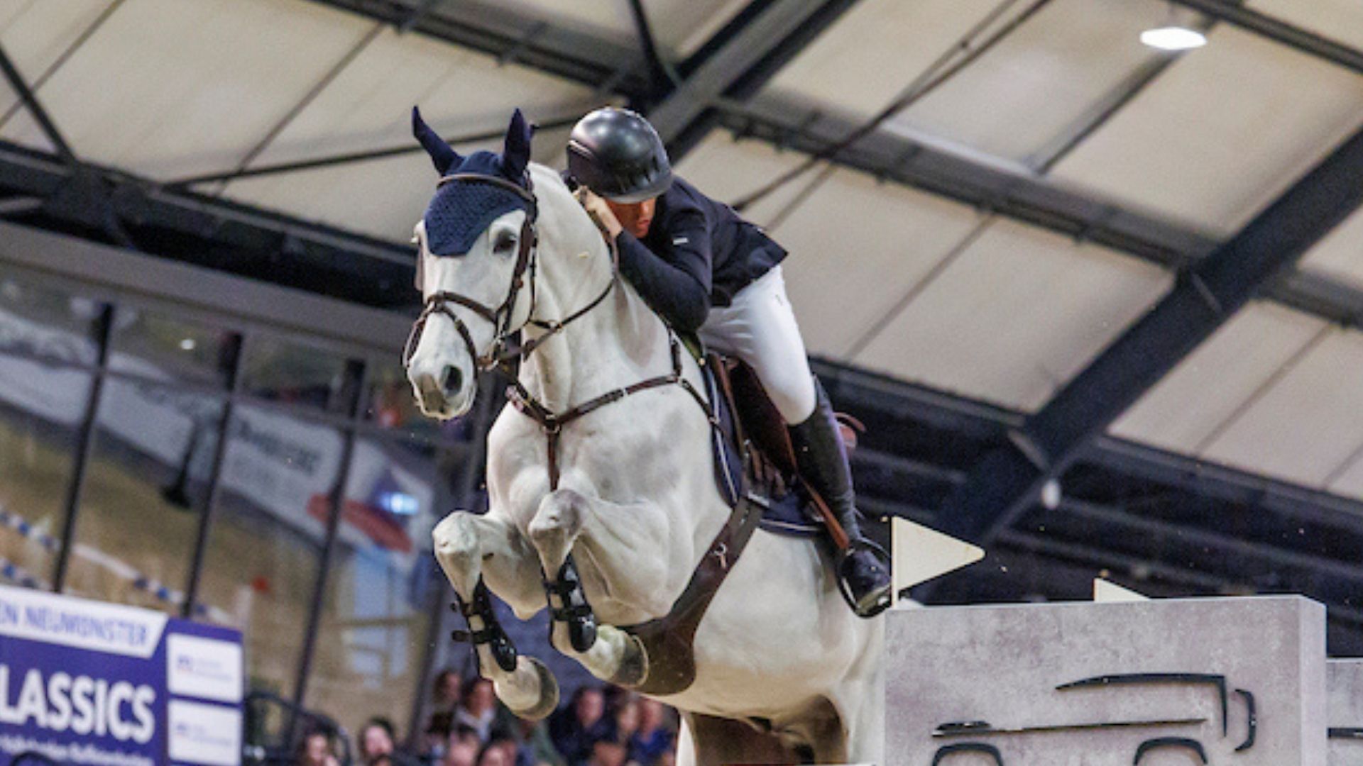 Josch Löhden siegreich vor Tim Rieskamp-Gödeking im CSI2* Grand Prix von Peelbergen