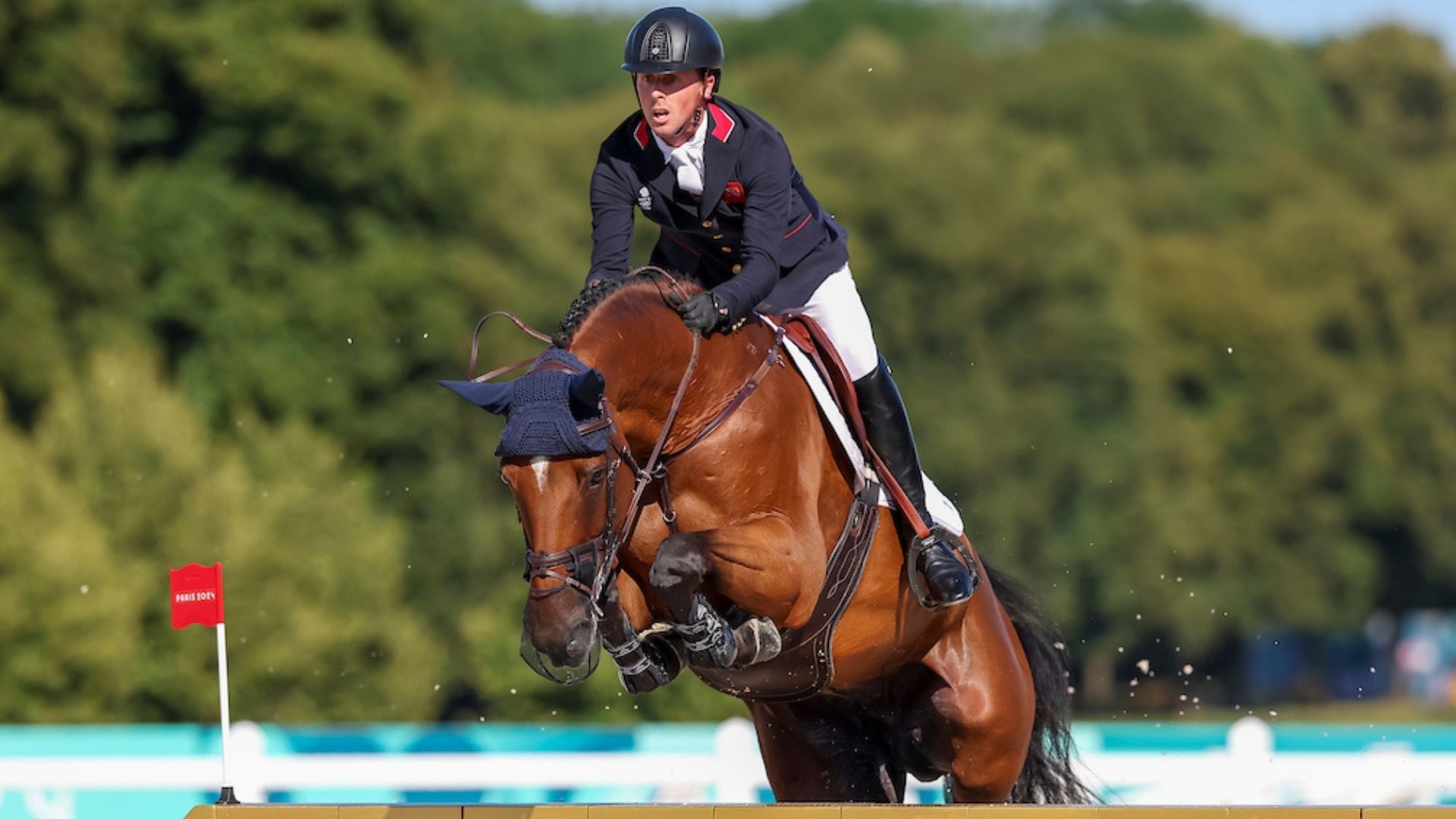 Britisches Springreit-Team mit Pferdewechsel für die FEI Europameisterschaften in Spanien