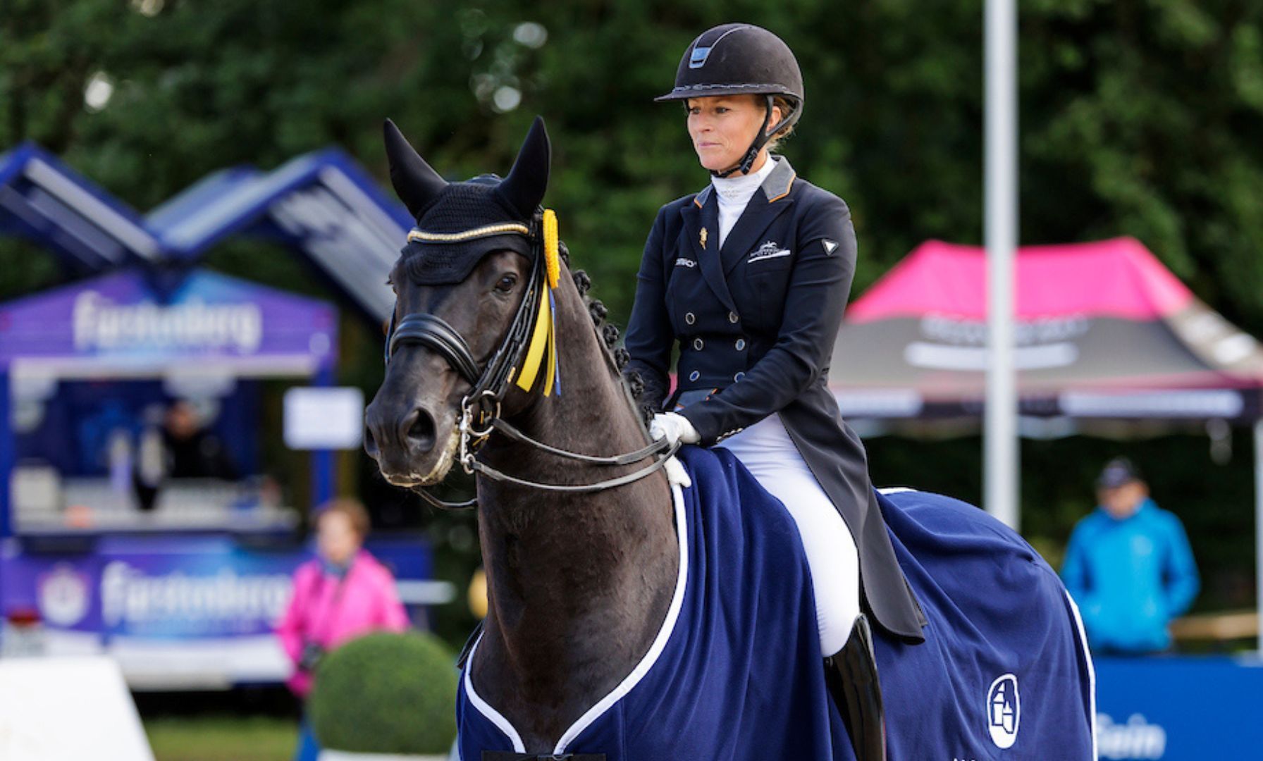 Aloga Auction feiert Premiere mit Spring- und Dressurpferden an einem Abend