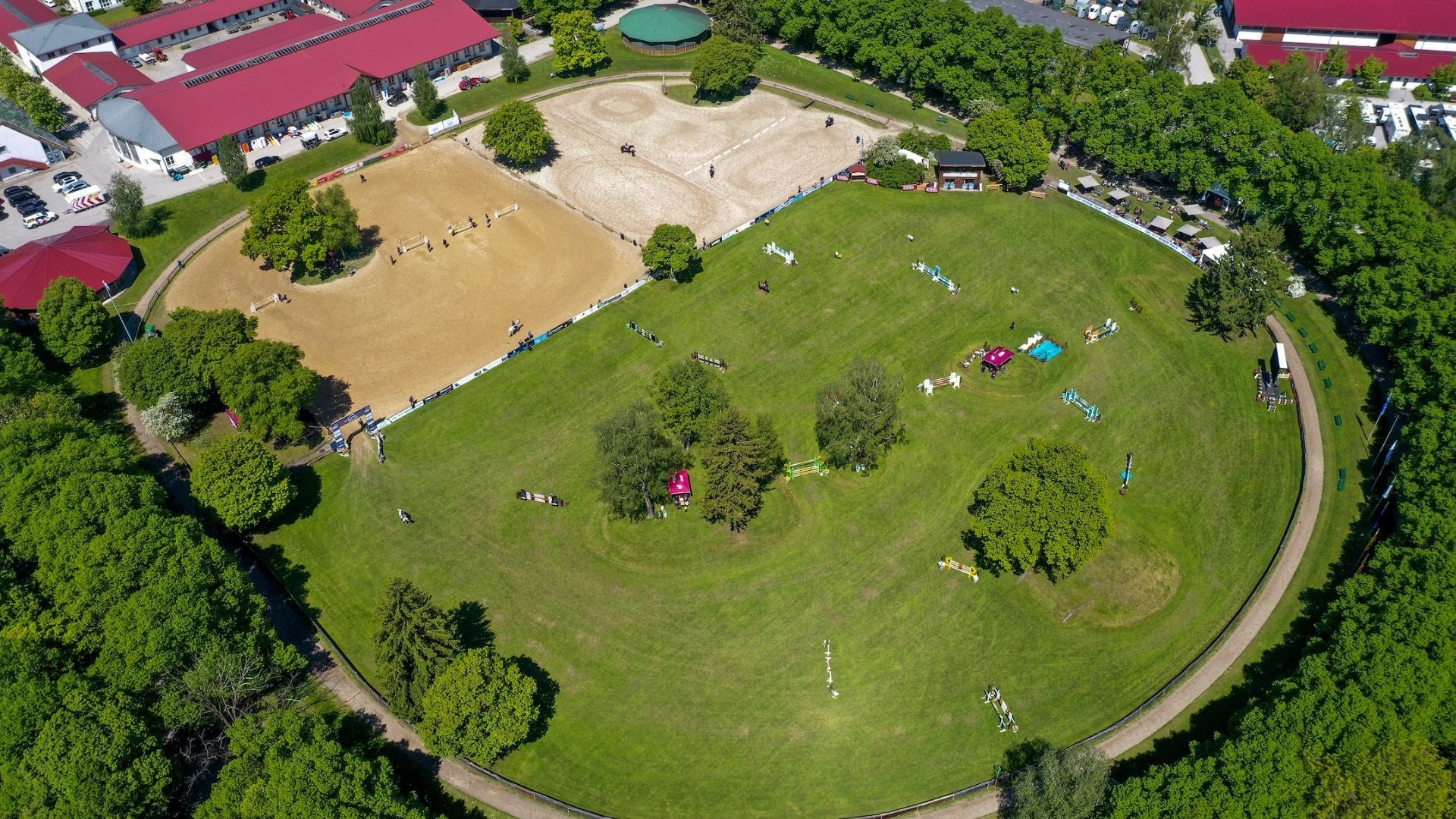Bayerische Meisterschaften mit 300 Reitsportlern in München-Riem
