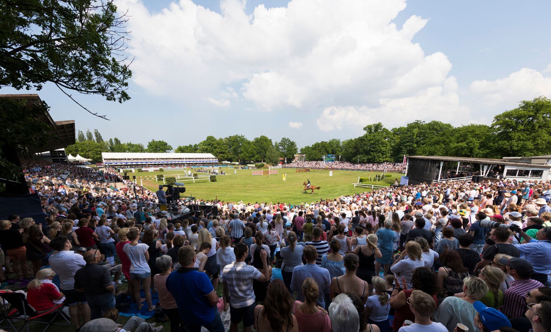 Ciaran Nallon gewinnt erste Qualifikation der Al Shira’aa Derby Tour in Hamburg