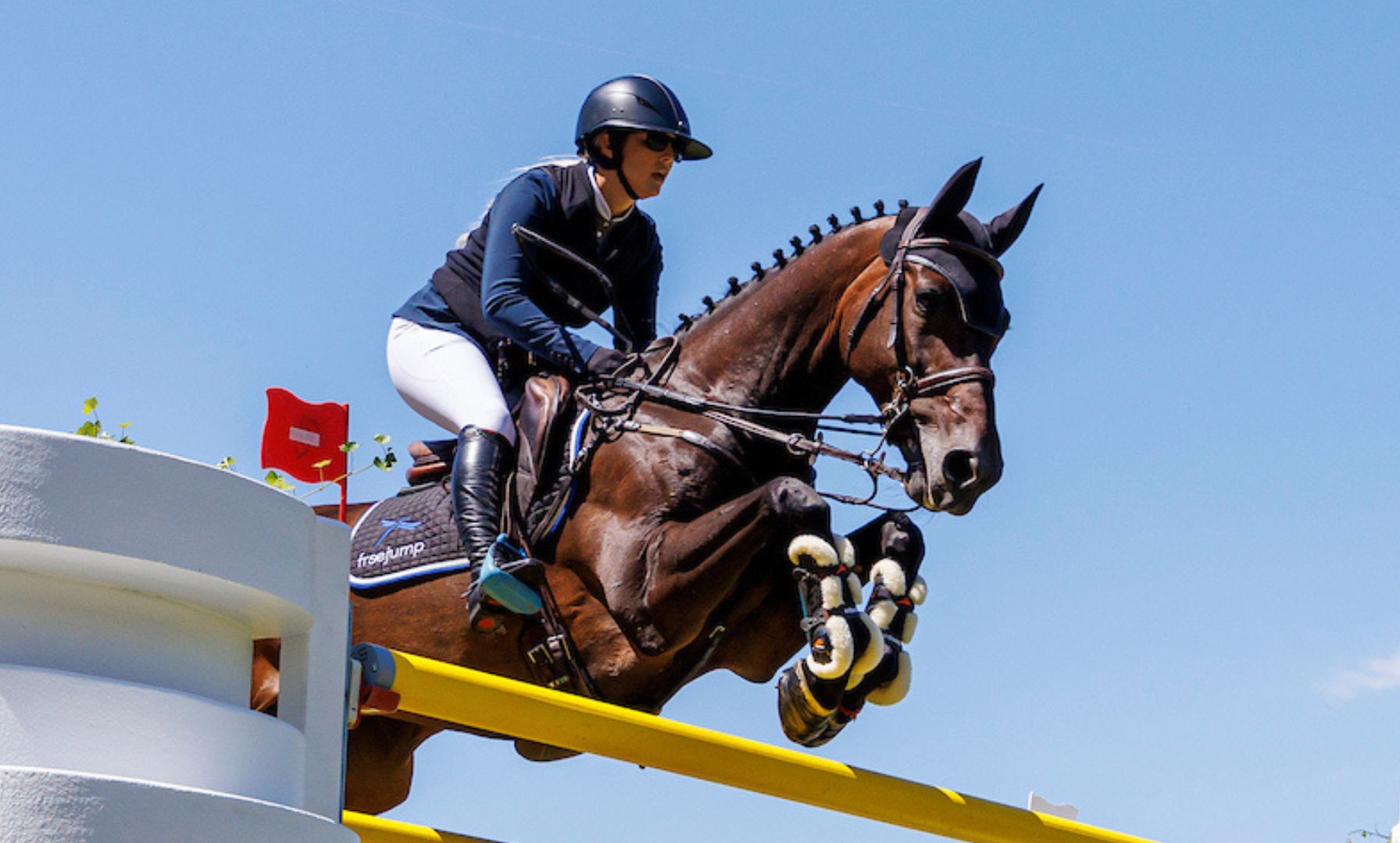 Ashlee Bond Wins $62,500 Adequan® CSI4*