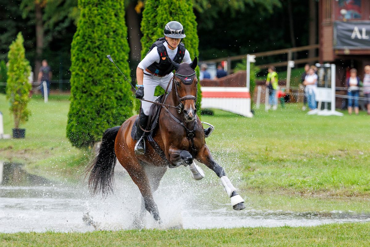 Julia Krajewski souverän bei den FEI WBFSH Weltmeisterschaften