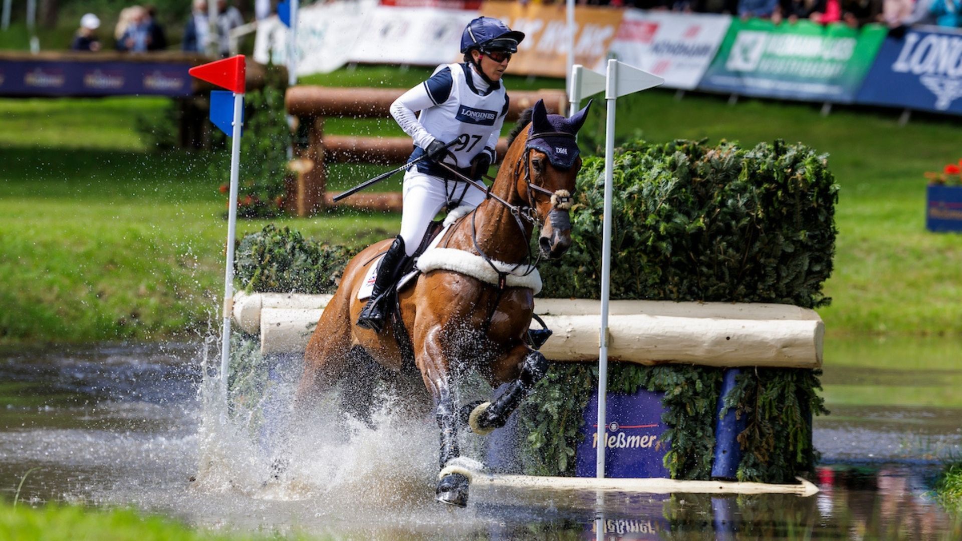European eventing champion Laura Collett suffers collarbone fracture