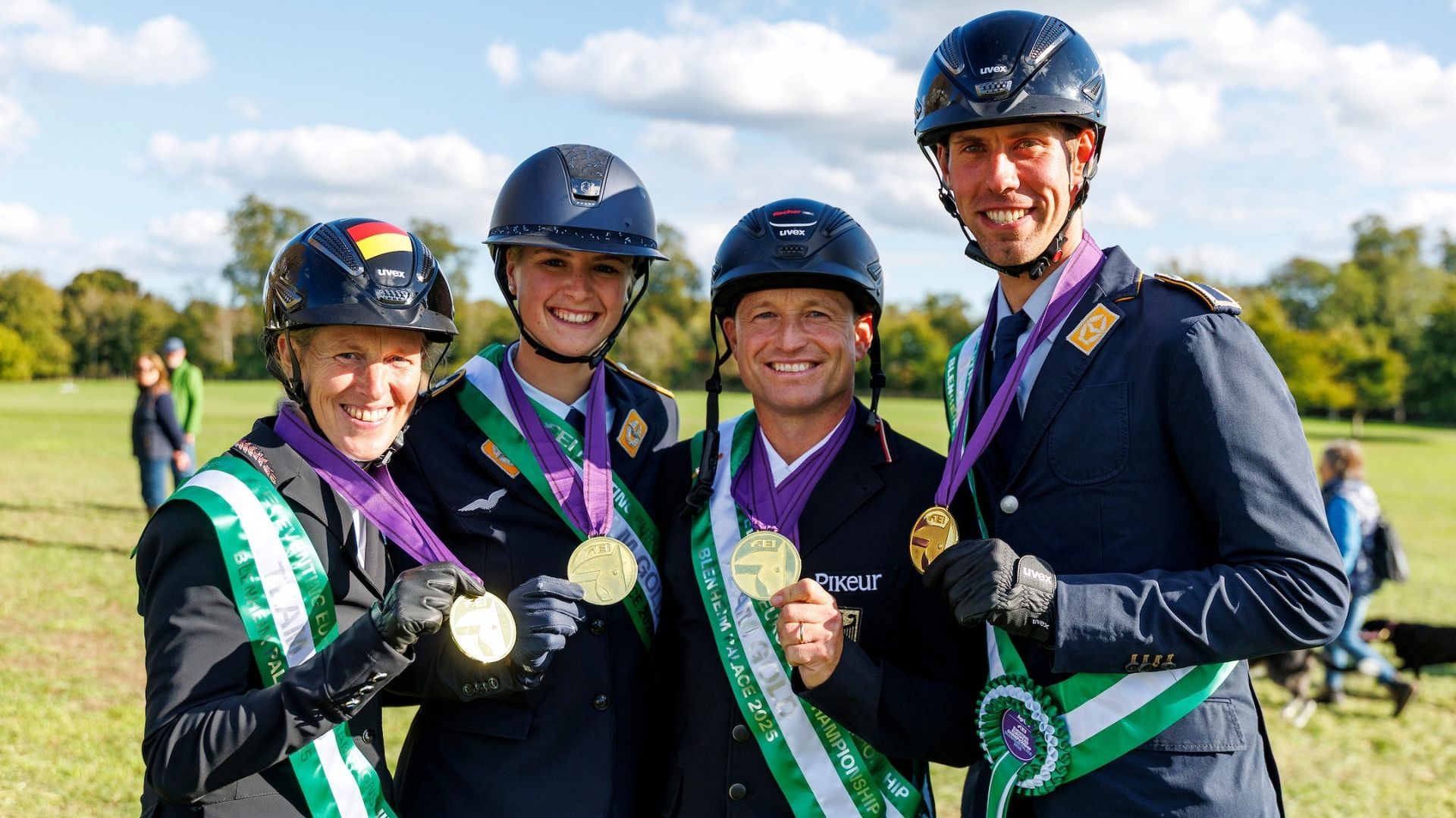 Erneut Gold für das deutsche Vielseitigkeitsteam - FN-Ehrenzeichen in Gold vergeben