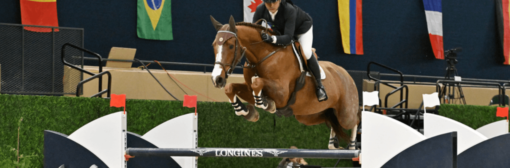 Live Now: $63,000 ACCUMULATOR COSTUME CLASS 1.45m