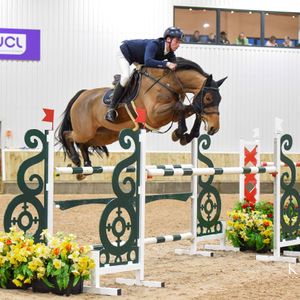 Redpost Equestrian Senior Foxhunter First Round / Senior 1.20m ...