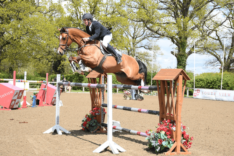 Computerbase British Show Live Stream - South View - Senior British Showjumping 3 Day Show - 2025 ...